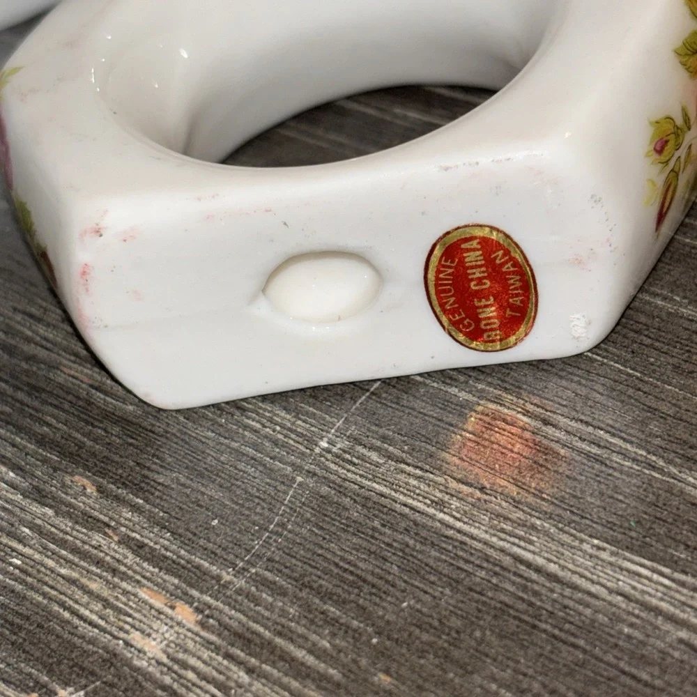 Set of‎ 4 Bone China Napkin Rings Name Card Holders White Floral Pink Roses